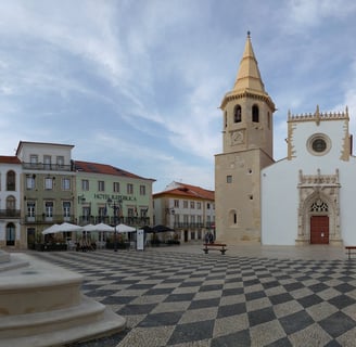 Vista da Praça da República, em Tomar