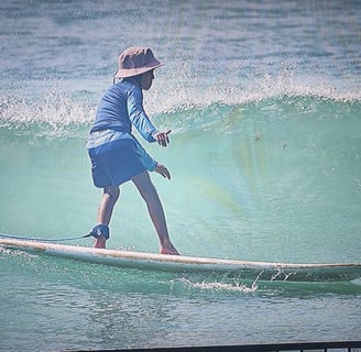 unser Sohn am Surfen in Freightsbay, Barbados