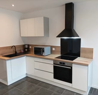 Rénovation complète et aménagement sur mesure de cuisine à Château-Thierry – R.MOE Rénovation