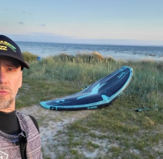Pucka Bay F-one wingfoil set in the back learning on my own