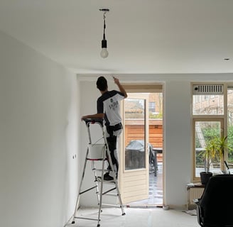 aan het werk in de woonkamer