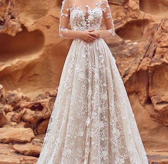 robe de mariée bohème porté par une femme