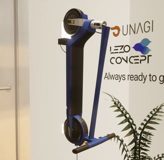 patinete electrico Unagi One Voyager en un soporte de pared