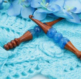 Set of ergonomic wooden crochet hooks