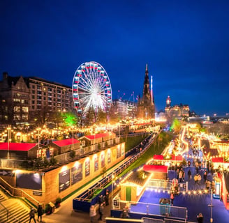 edinburgh city view with christmas decorations