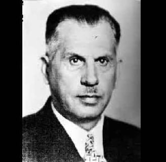 Kazım Özalp Kimdir?