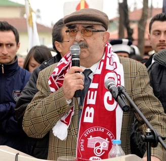Veli Küçük Kimdir?