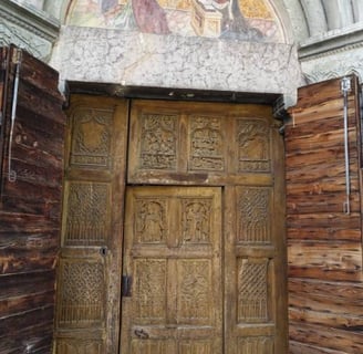Portail église Saint-Marcellin, Névache 05