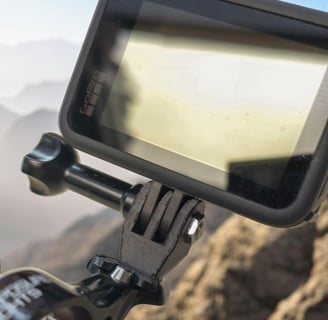 Gopro mounted on black "Single" mount