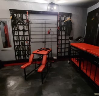 House Du Croix BDSM Studio and Dungeon in BristolBristol