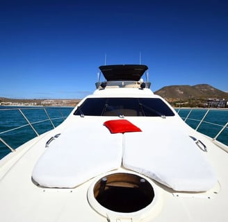 yate azimut 62 en renta cabo san lucas frente