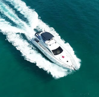 yate azimut 62 en renta cabo san lucas drone