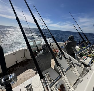 yate-de-pesca-deportiva-horizon-90-cabo-san-lucas-equipo