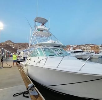 yate-pesca-cabo-express-35-front