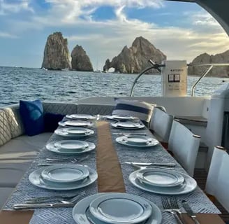 yate schaefer 65 en renta cabo san lucas comida el arco