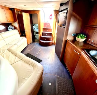 yate sunseeker 57 en renta cabo san lucas interior