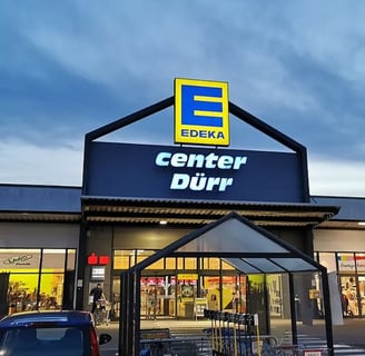 EDEKA Heart of St. Pauli partnership extended for youth development (Image: Triplec85, EDEKA E-Cente