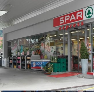 SPAR China store development: SPAR Express market at the Shell fuel station in Wattens. Image credit