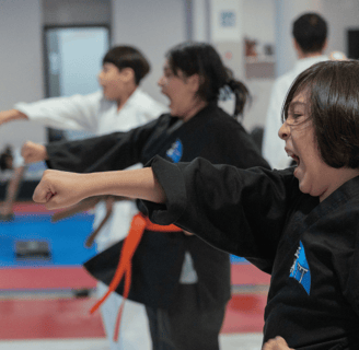Actividades físicas para niños con bajo tono muscular: Cómo fortalecerlos con diversión y movimiento