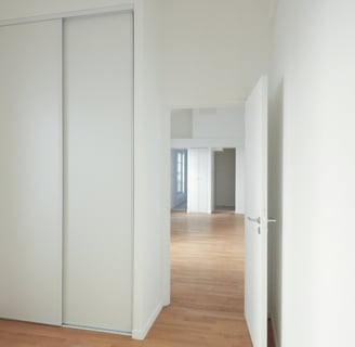 renovation-interieure-placard-coulissant-parquet