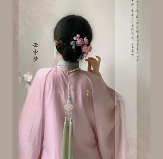 Back ornament with Hanfu