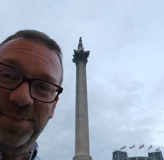 Me buying Nelson's Column