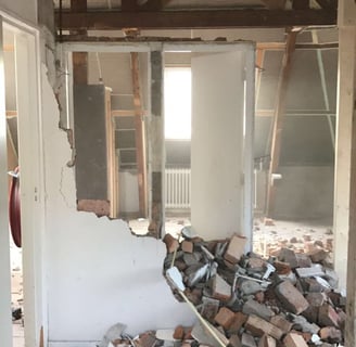 جدار منزل متكسرة ترميم منازل المدينه المنوره