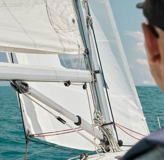 Barco en rumbo de ceñida