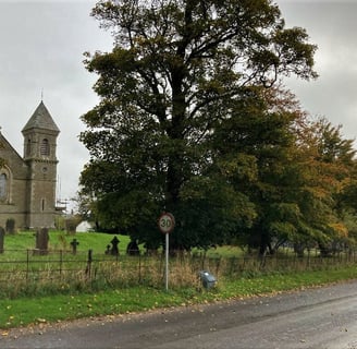 Ganton Road in Foxholes by Jonathan Clitheroe, CC BY-SA 2.0 <https://creativecommons.org/licenses/by-sa/2.0>, via Wikimedia C