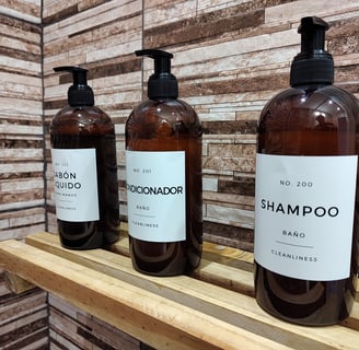 Shampoo, acondicionador, gel de ducha