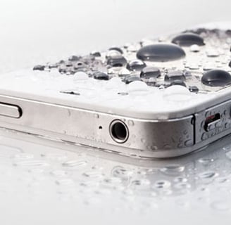 desoxydation suite à un téléphone tombé dans l'eau