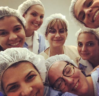 Vereadora Carla Bilynskyj e colegas da Medicina