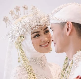 Hiasan Kepala Pengantin Sunda: Siger, Mahkota Elegan dengan Makna Mendalam