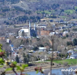 Baie St-Paul, église, centre ville.