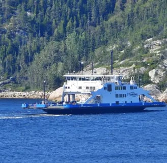 Saguenay, traversier, montagne