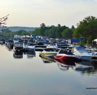 Magog, marina, bateaux, rivière Magog