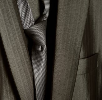 Ambassadeur de marque Nespresso symbolisant l'élégance et le charisme