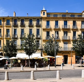Charming street scene in Aix en Provence