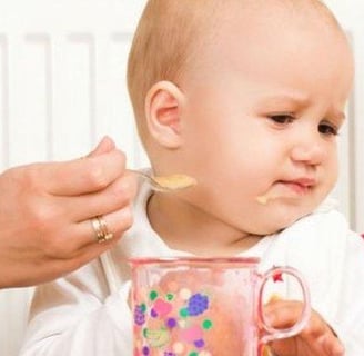 anak yang sedang susah makan
