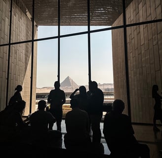 Vue depuis le grand musée égyptien