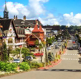 Imagem da rua principal de Gramado
