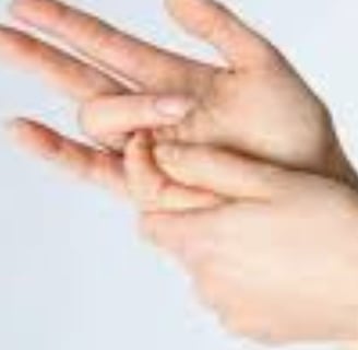 🤲 Trigger Finger & the Role of Voluntary Fasting: A Natural Healing Approach