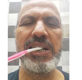 فرشة الاسنان مع العسل