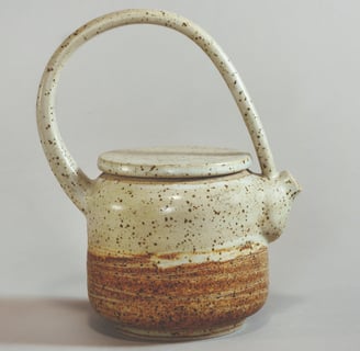 handmade pottery teapots by Perry Pottery. 
