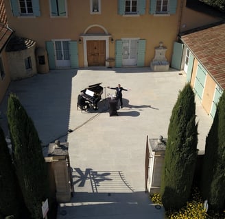 Macaluso chanteur ténor récital dans les vignes
