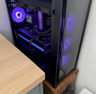 Montage de PC gamer avec boîtier RGB violet – SOS PHON’ORDI