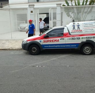 carro da suprema desentupidora