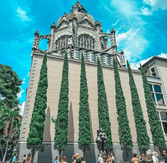 Plaza Botero. Gracias al Artista Plástico Fernando Botero, sus obras adornan esta pujante ciudad