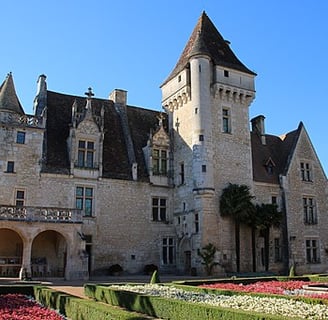 Château des Milandes en Dordogne, résidence de Joséphine Baker et lieu de son projet humanitaire avec sa tribu arc-en-ciel