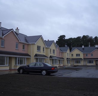 IRELAND HOUSES. SOCIAL HOUSING. UK, 